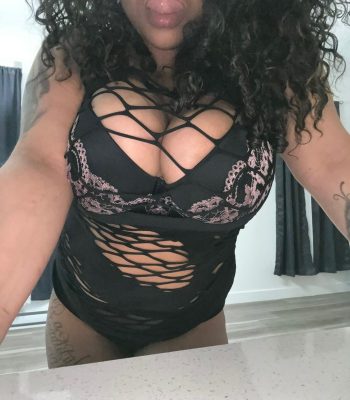 Kimmy hostess